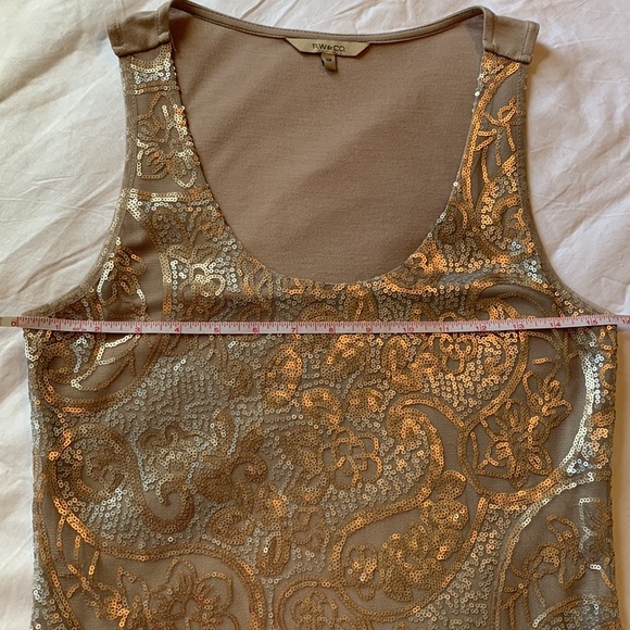 RW & CO beige/taupe sequined sleeveless top. Size small. Never worn. NWOT. - Picture 2 of 9